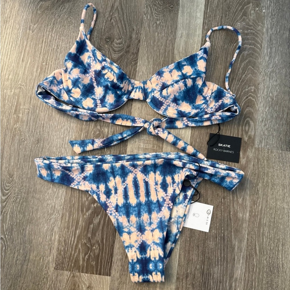 Skatie bikini NWT